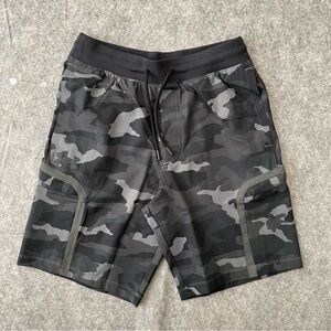 Under Armour Elite Cargo Shorts Mens Size M‎ Camo Print Gray Black New With Tags